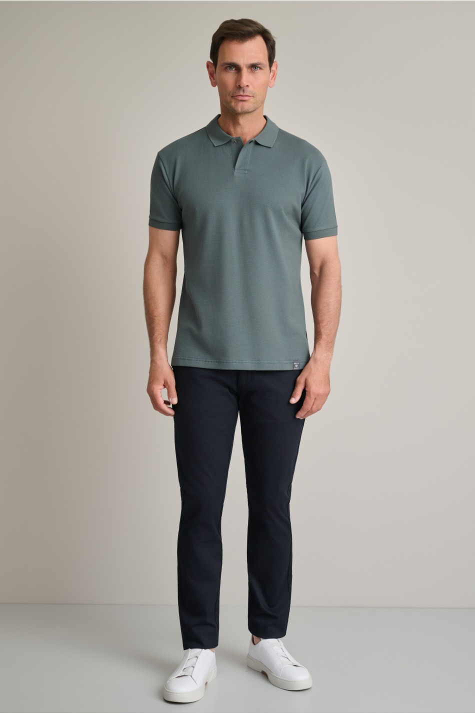 Colour-safe chinos trousers