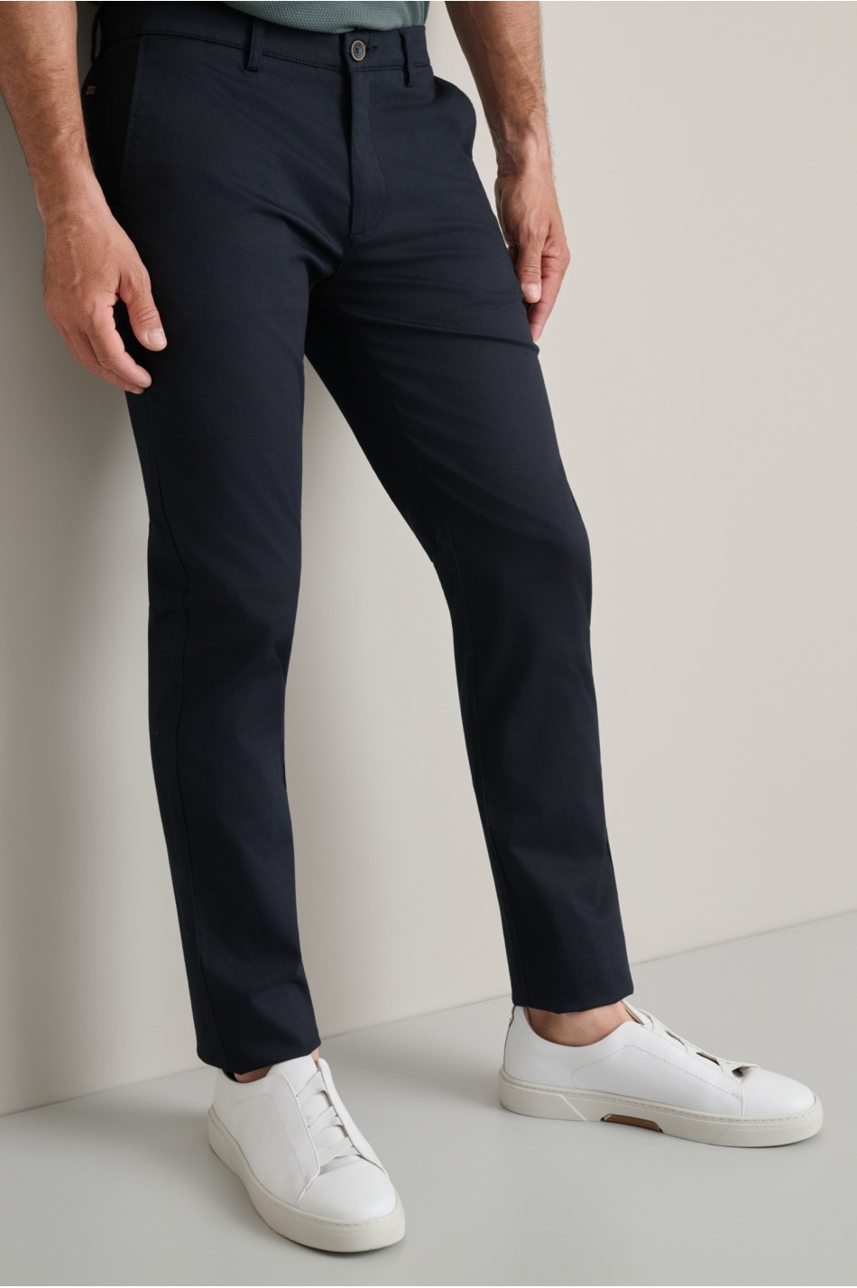 Colour-safe chinos trousers