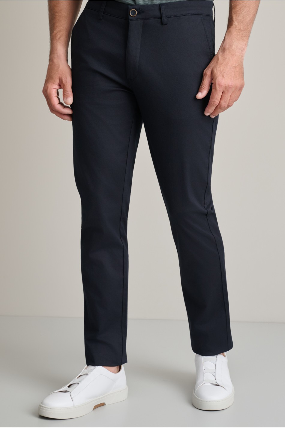 Colour-safe chinos trousers