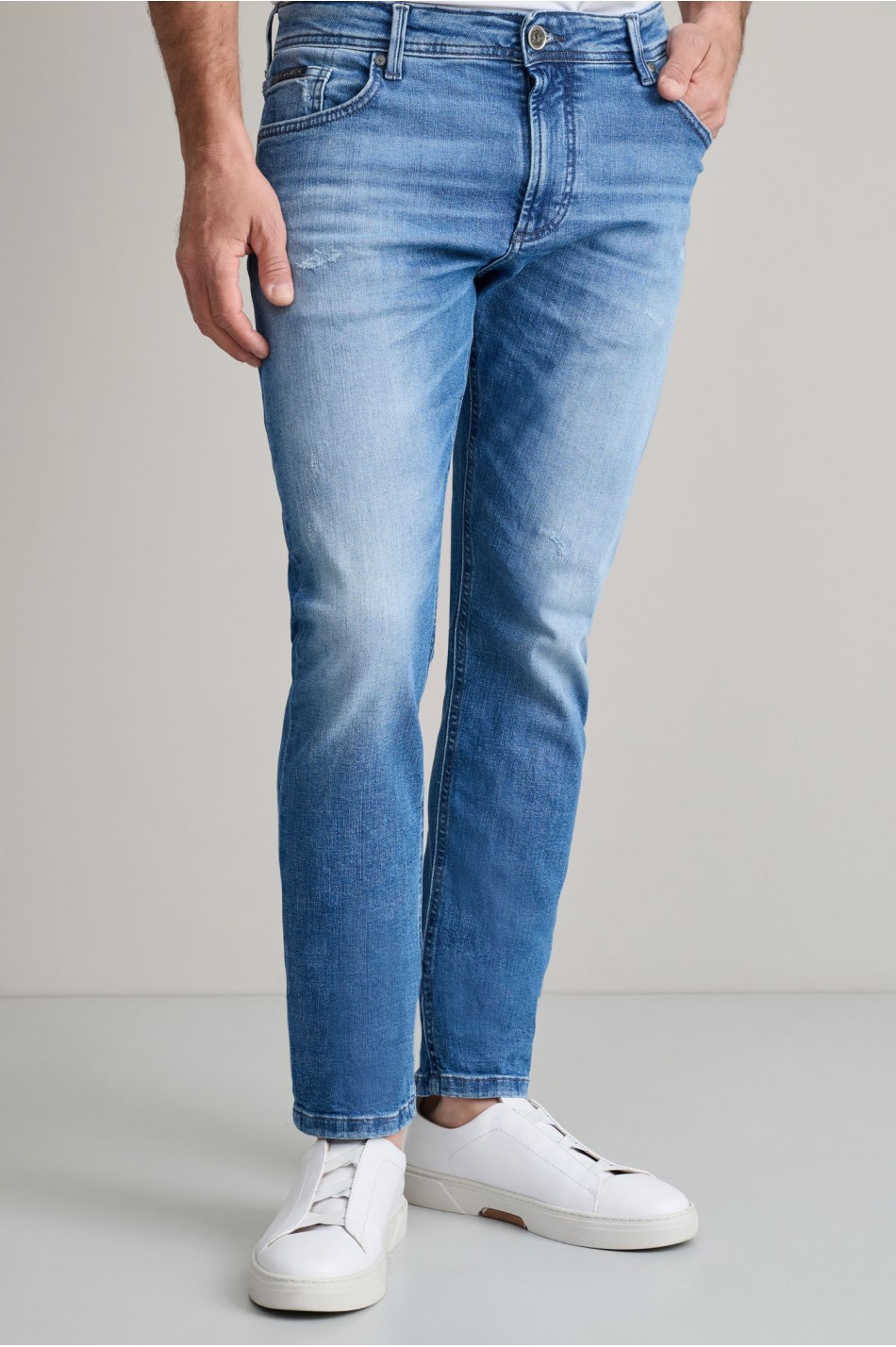 Low rise denim jeans