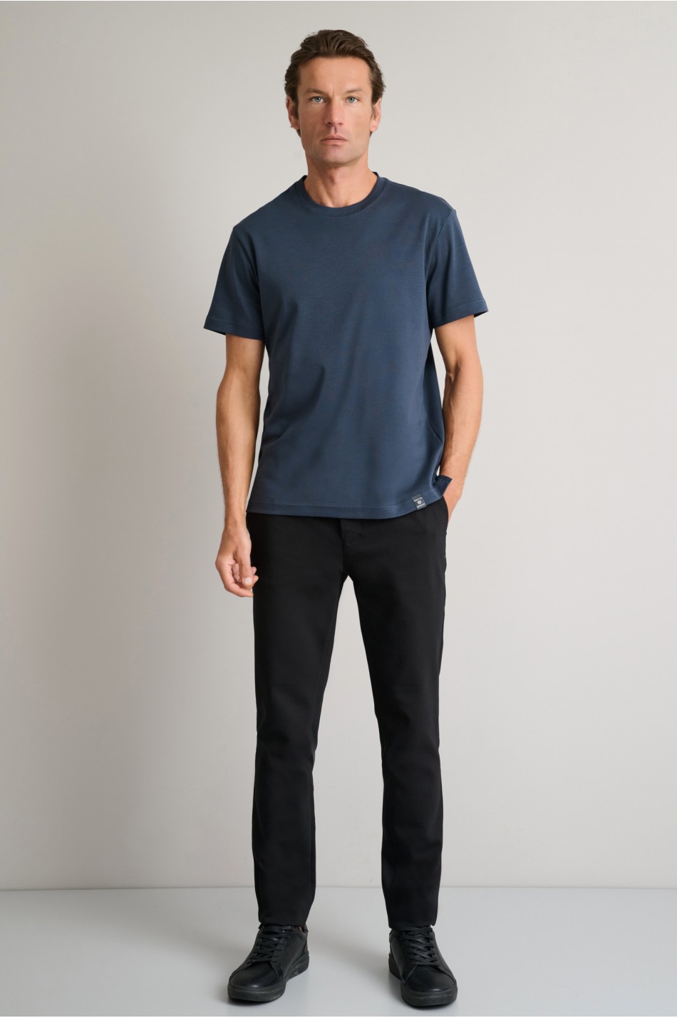 Interlock βαμβακερό t-shirt με λαιμόκοψη