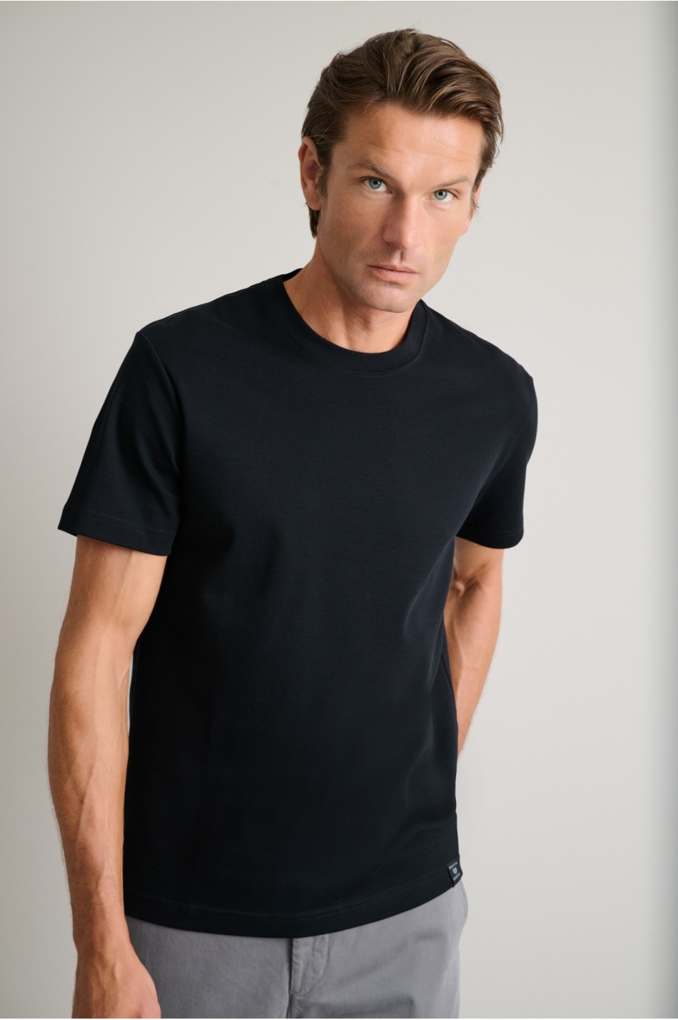 Interlock βαμβακερό t-shirt με λαιμόκοψη