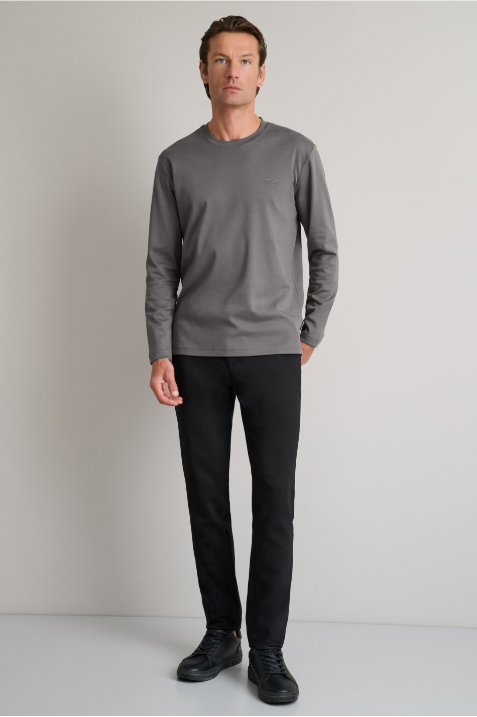Interlock βαμβακερό t-shirt με λαιμόκοψη