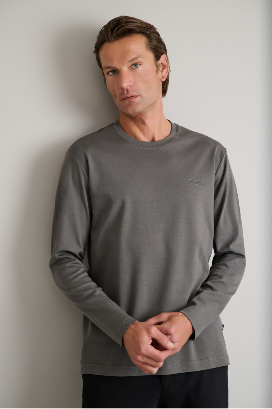 Interlock βαμβακερό t-shirt με λαιμόκοψη