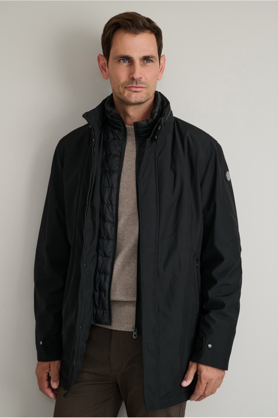 Υβριδικό jacket με αποσπώμενο γιλέκο και κρυφή κουκούλα