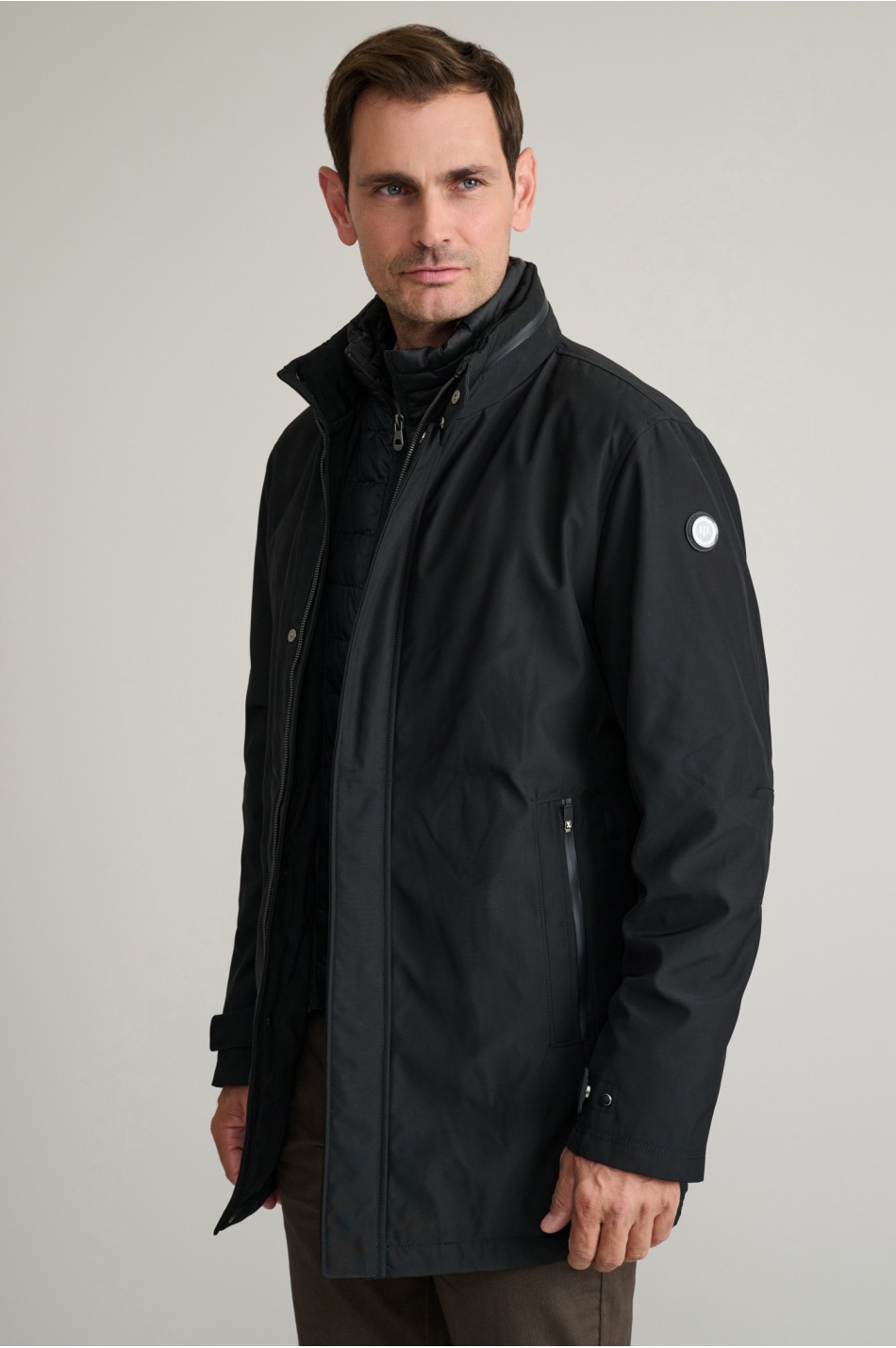Υβριδικό jacket με αποσπώμενο γιλέκο και κρυφή κουκούλα