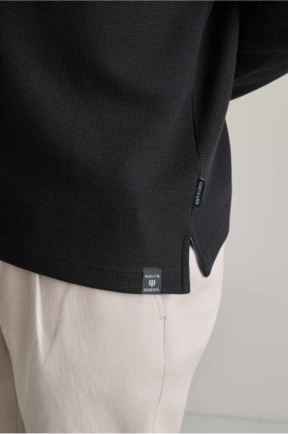 ΜΠΛΟΥΖΑΚΙ ΛΑΙΜΟΚΟΨΗ, ΜΑΚΡΥ ΜΑΝΙΚI