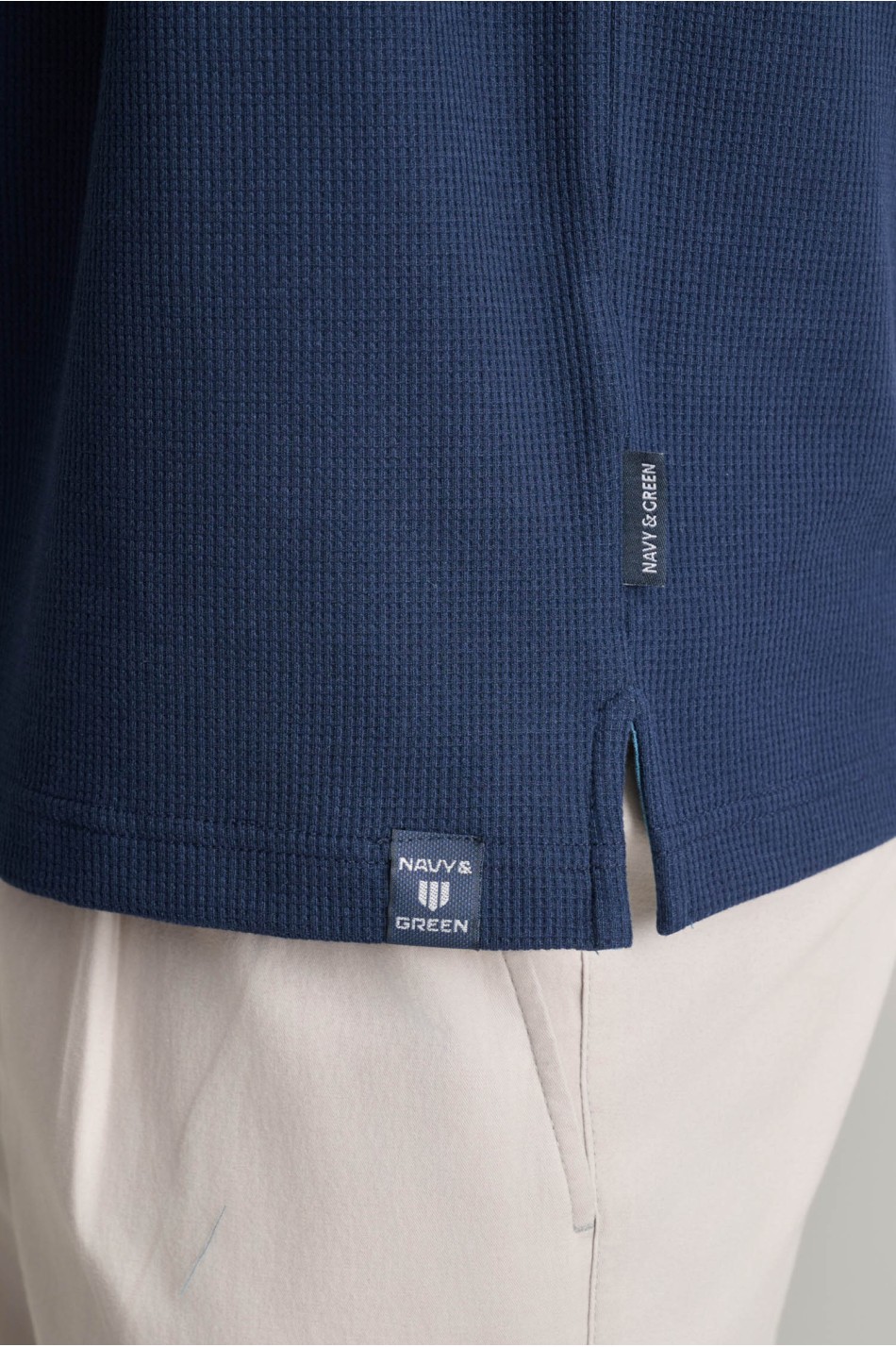 ΜΠΛΟΥΖΑΚΙ ΛΑΙΜΟΚΟΨΗ, ΜΑΚΡΥ ΜΑΝΙΚI