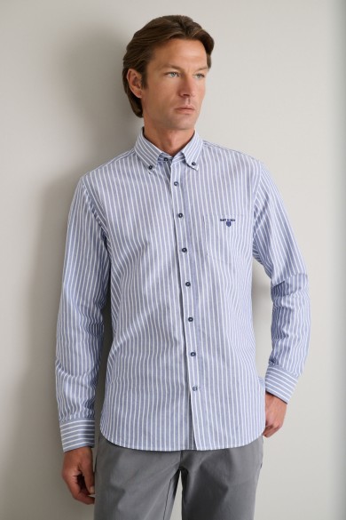 Ριγέ oxford βαμβακερό button-down πουκάμισο Ριγέ oxford βαμβακερό button-down πουκάμισο
