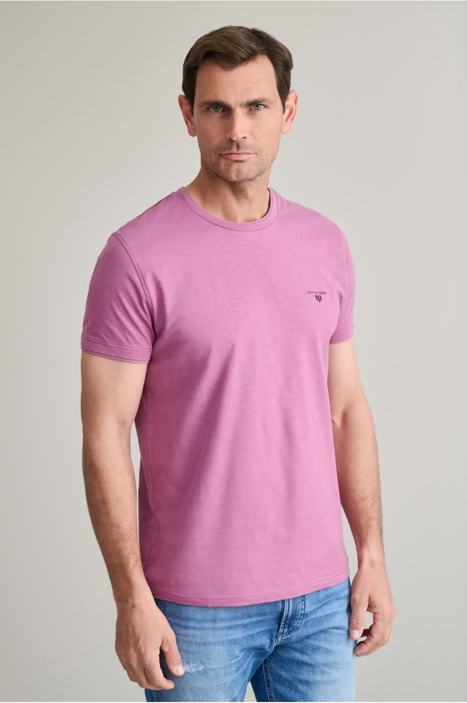 Βαμβακερό t-shirt με λαιμόκοψη & λεπτομέρειες υφάσματος