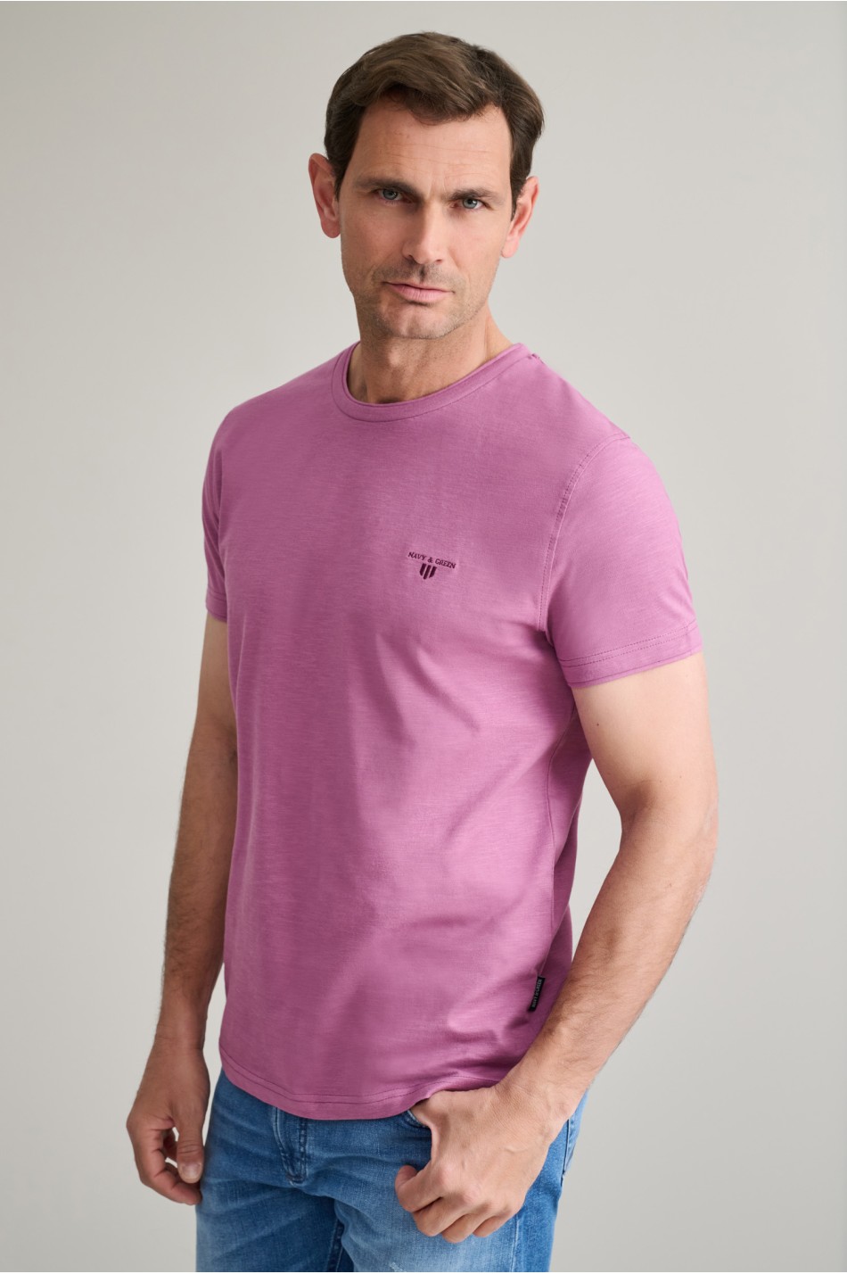 Βαμβακερό t-shirt με λαιμόκοψη & λεπτομέρειες υφάσματος