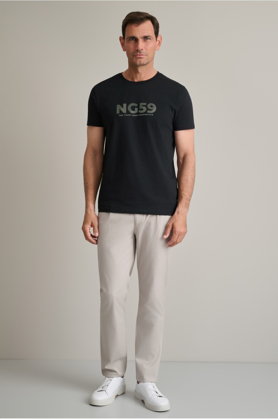 Βαμβακερό t-shirt με λαιμόκοψη & λεπτομέρειες