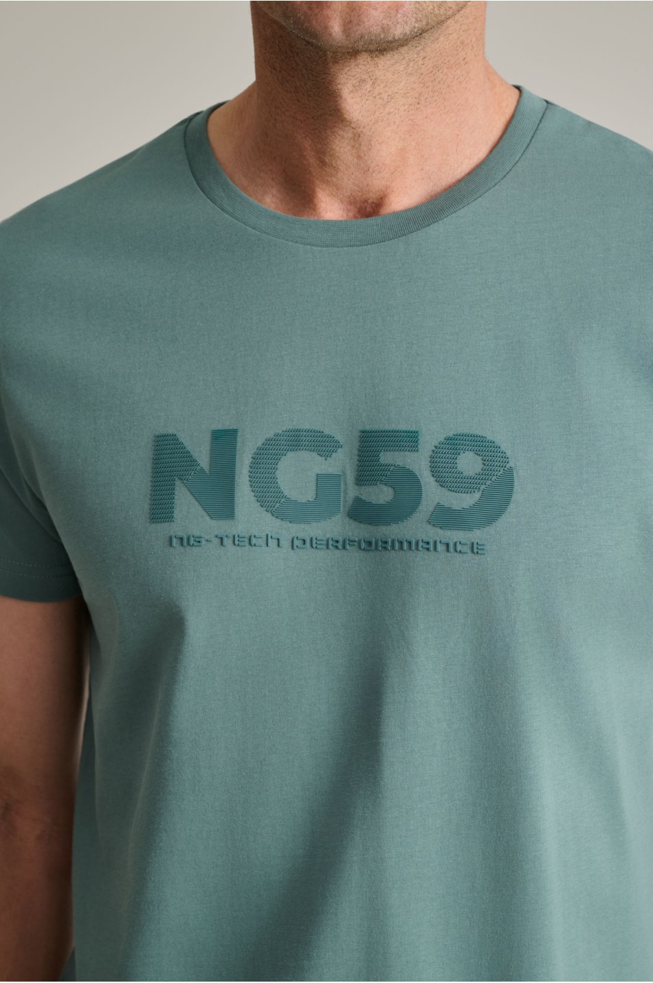 Βαμβακερό t-shirt με λαιμόκοψη & λεπτομέρειες