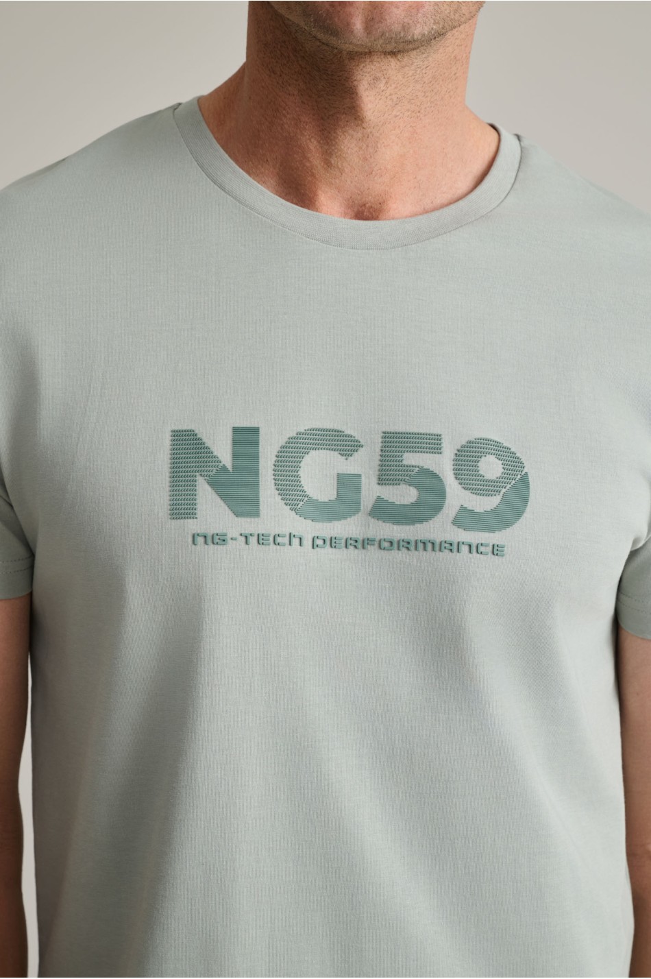 Βαμβακερό t-shirt με λαιμόκοψη & λεπτομέρειες