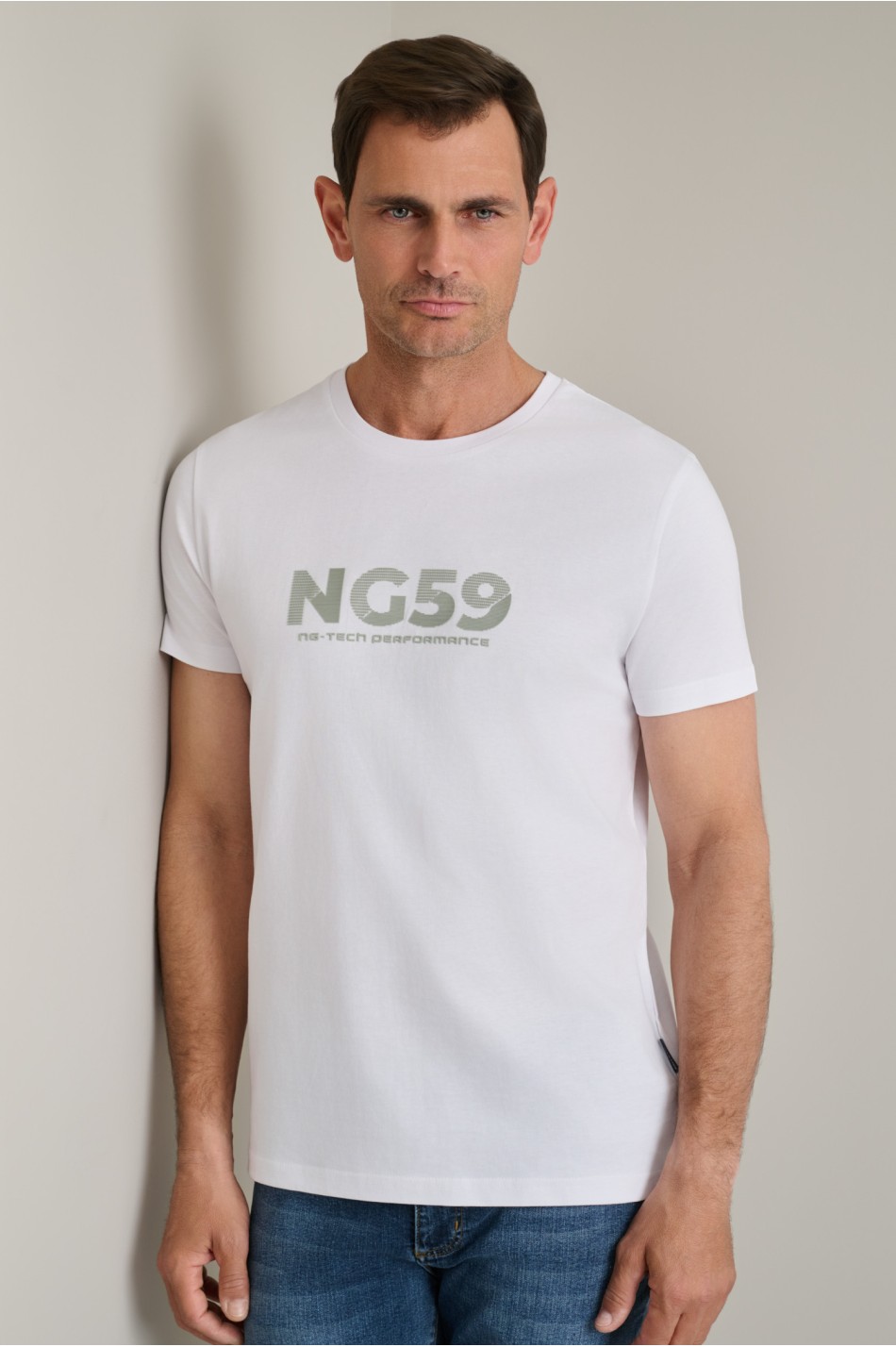 Βαμβακερό t-shirt με λαιμόκοψη & λεπτομέρειες
