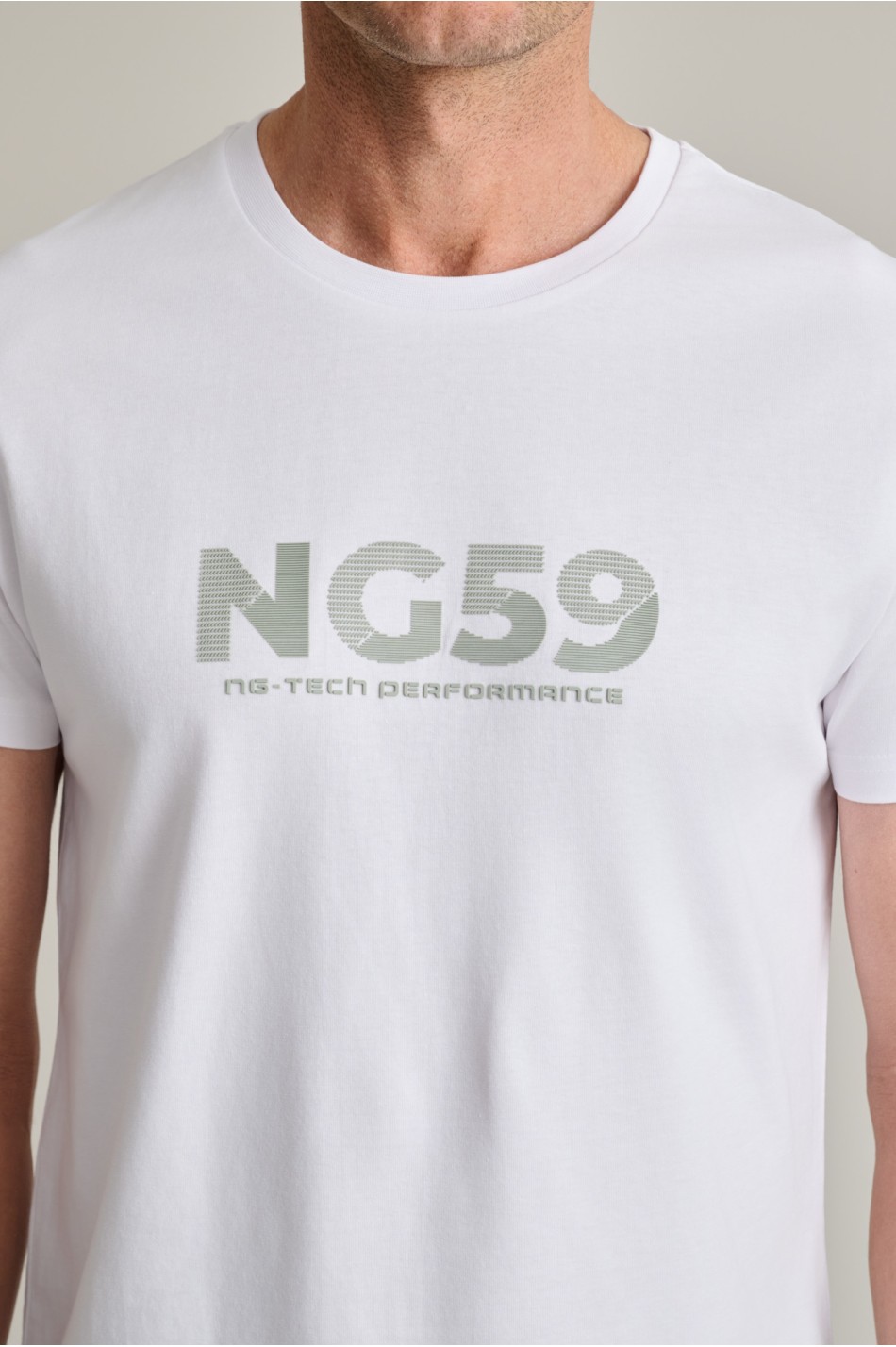 Βαμβακερό t-shirt με λαιμόκοψη & λεπτομέρειες