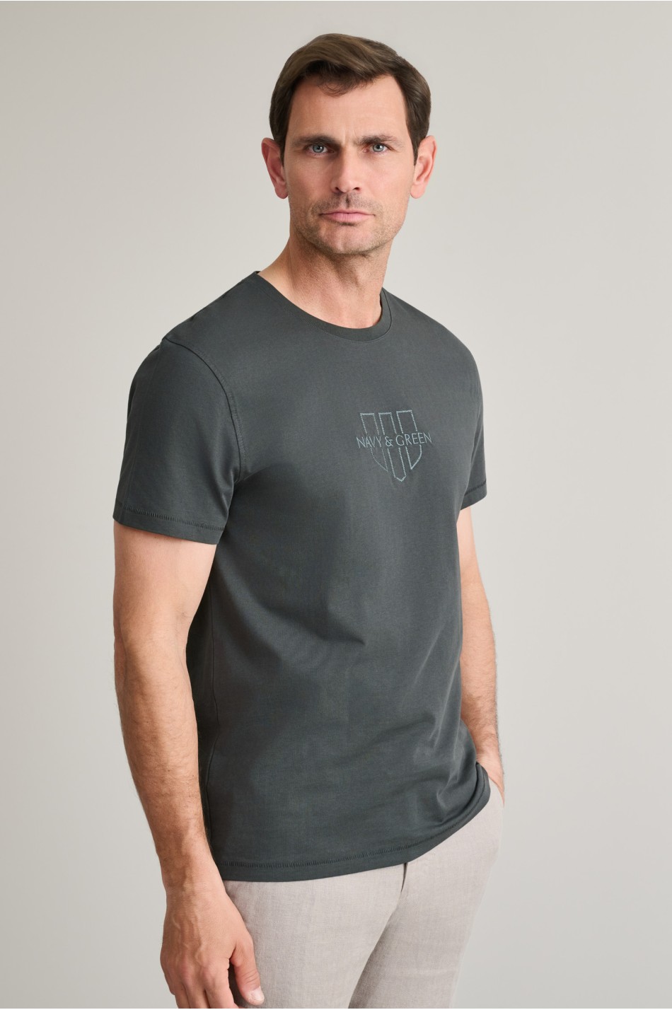 Βαμβακερό t-shirt με λαιμόκοψη & κέντημα