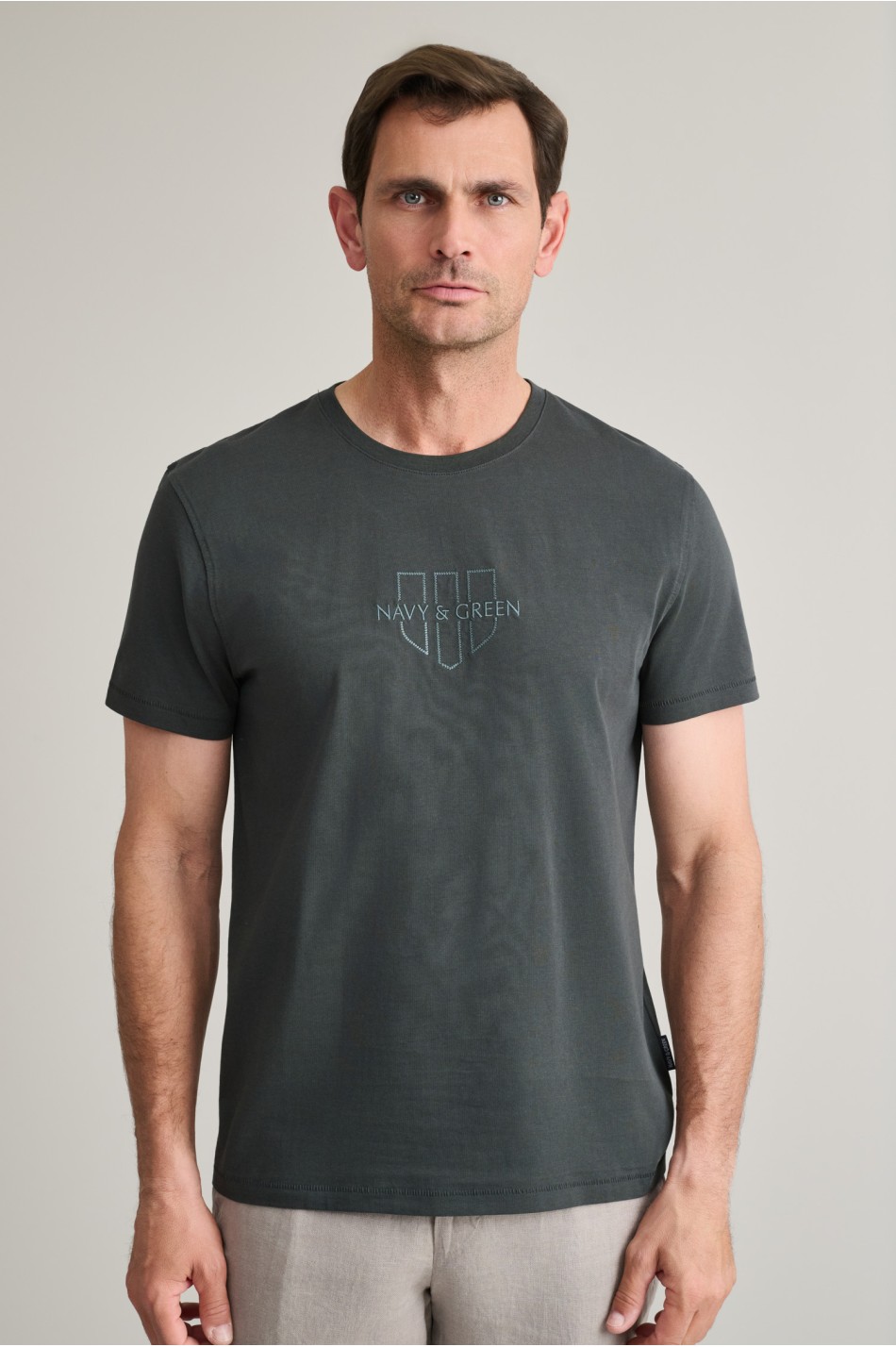 Βαμβακερό t-shirt με λαιμόκοψη & κέντημα